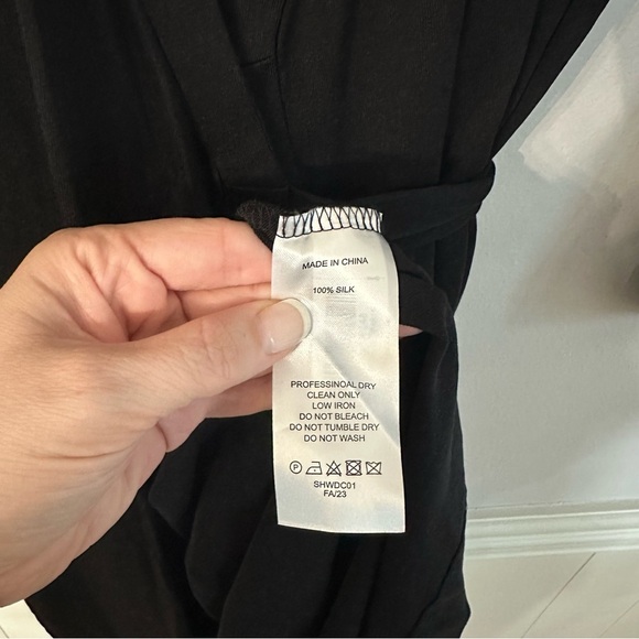 Quince Women’s 100% Silk V-Neck Jersey Midi Wrap Dress in Black Sz S NWT - Picture 8 of 10